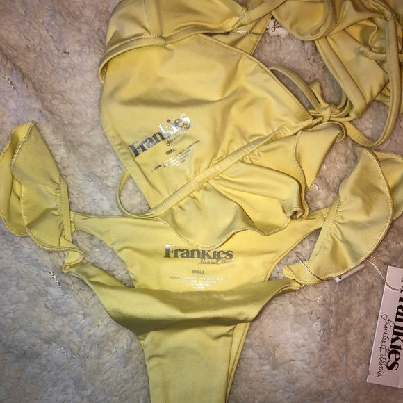 Frankie’s Bikinis Set - Picture 5 of 8